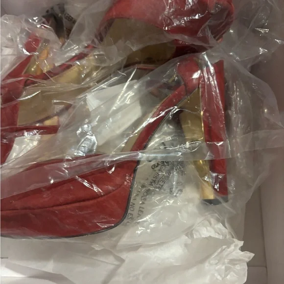 Michael Kors Cherry Claire Sandal - Picture 3 of 6